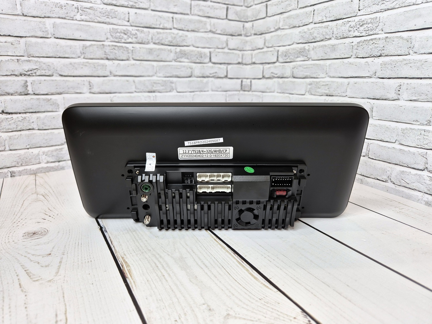 Автомагнитола XCar TS18PRO LuxOne (ANDROID 12) 12.3", 8-ядер. 4GB-ОЗУ, 32GB, 4G