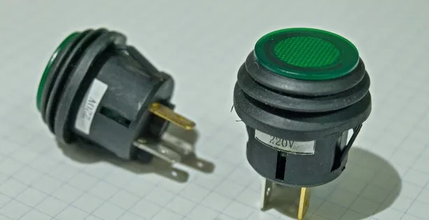 Кнопка с фиксацией влагозащищенная SC-777/12V зеленая, синяя